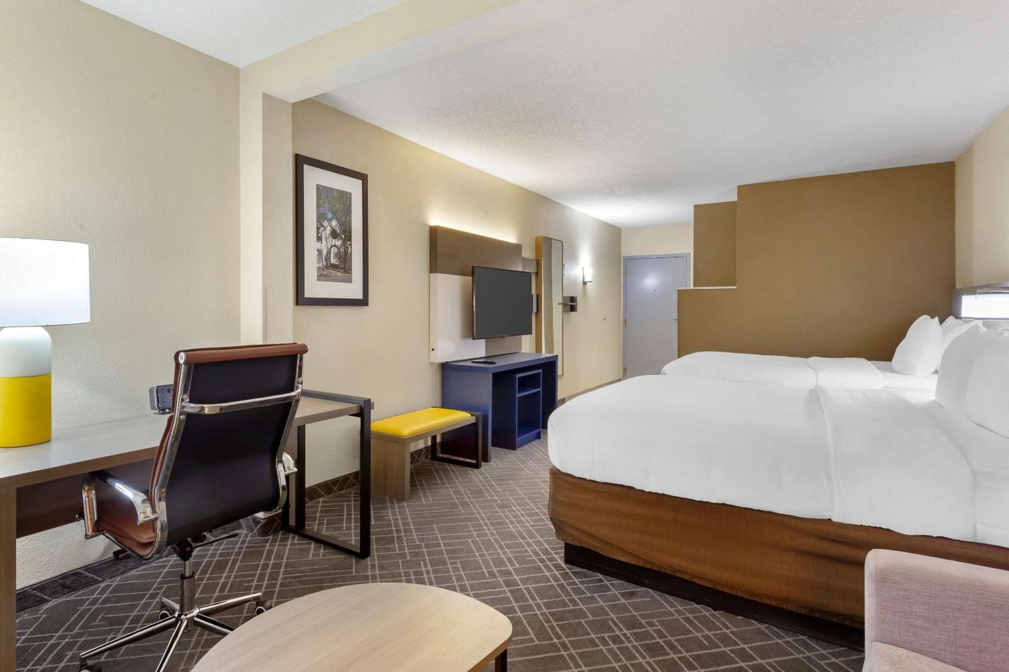 Comfort Suites Hanes Mall Winston-Salem Bagian luar foto