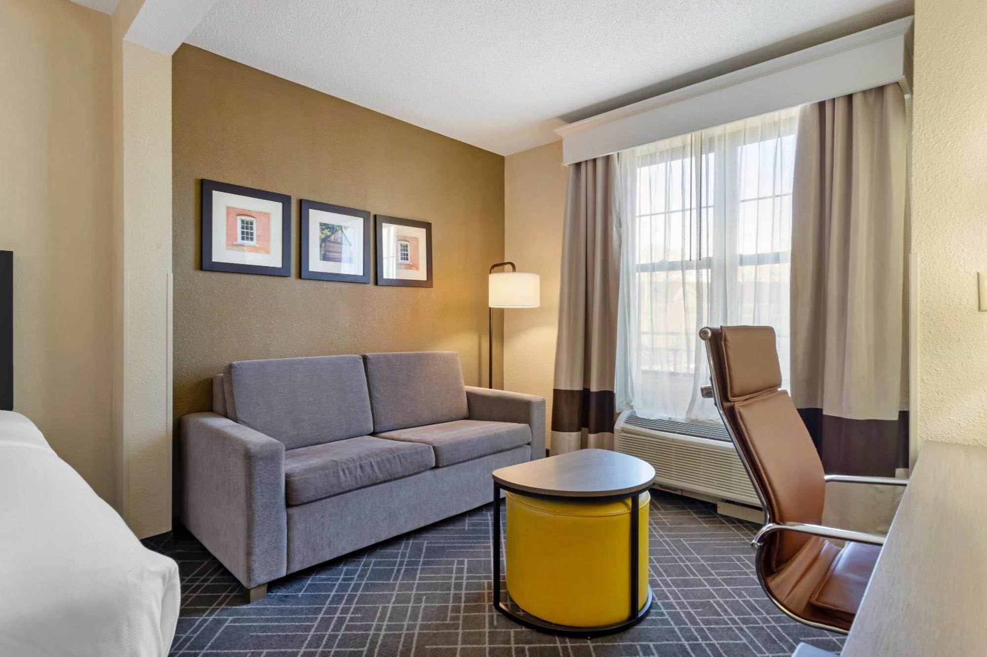 Comfort Suites Hanes Mall Winston-Salem Bagian luar foto