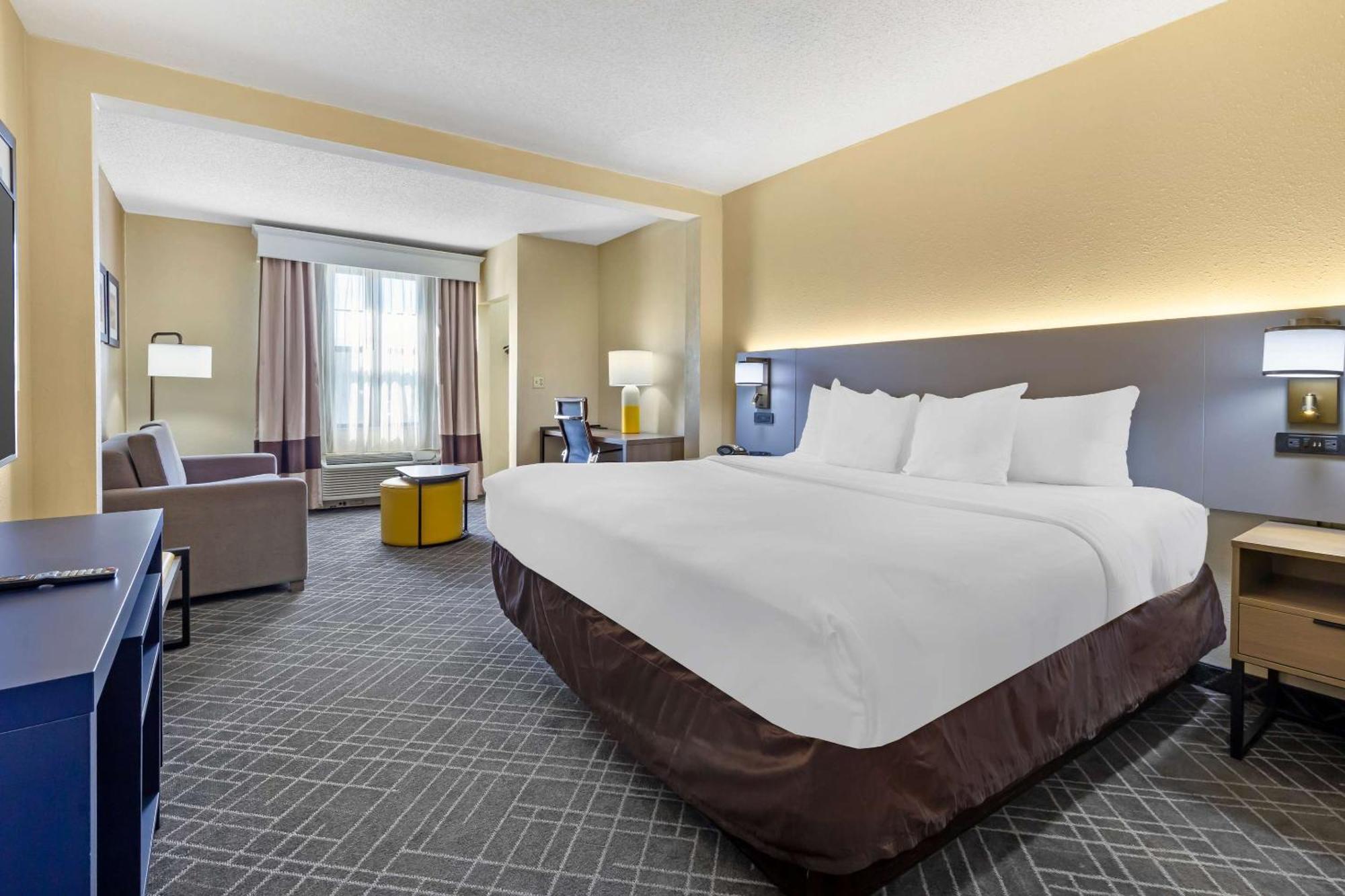 Comfort Suites Hanes Mall Winston-Salem Bagian luar foto