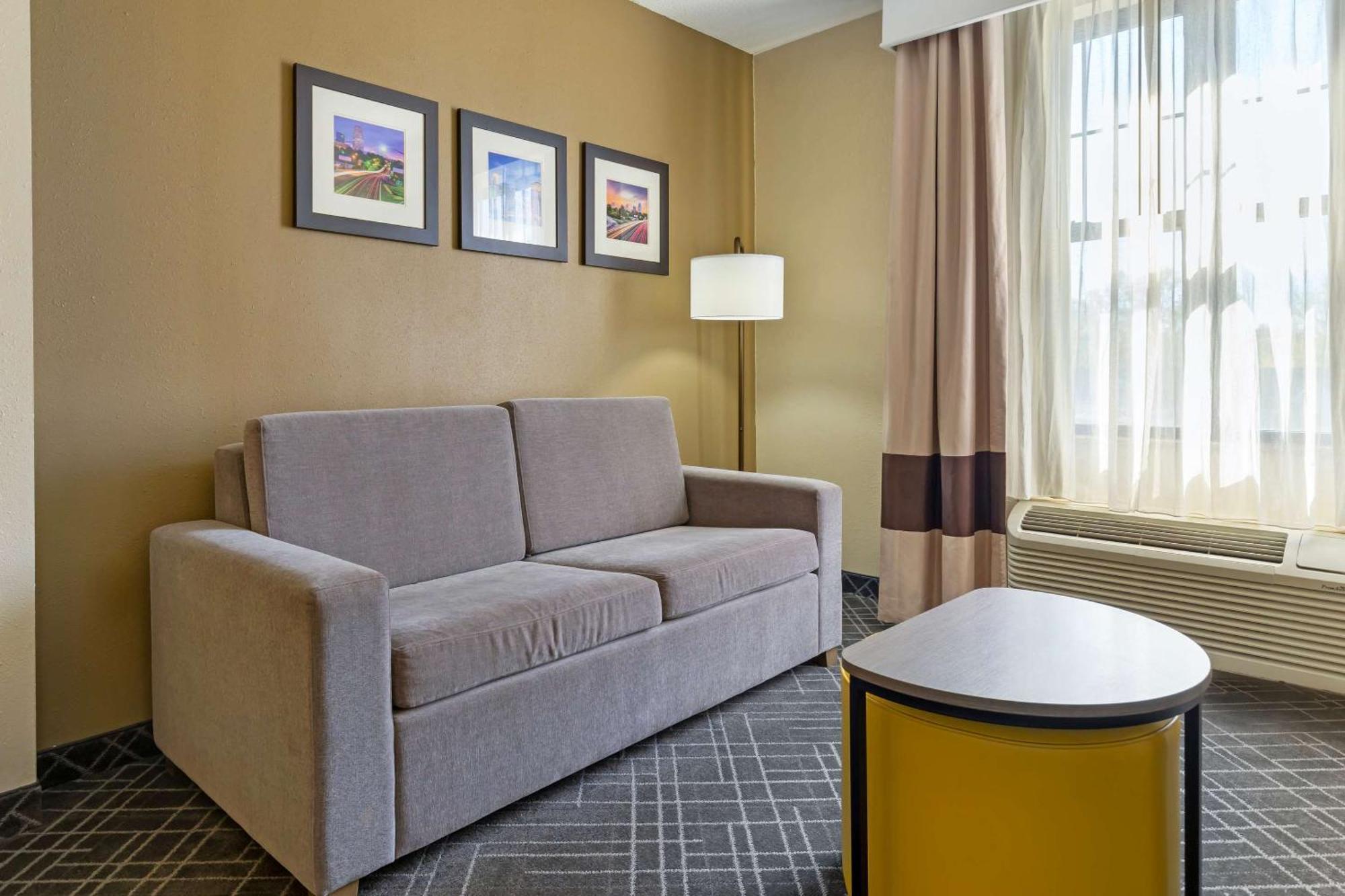 Comfort Suites Hanes Mall Winston-Salem Bagian luar foto